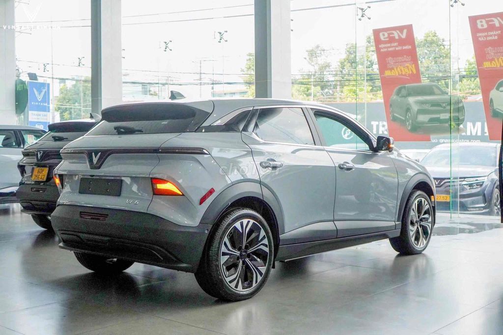 VinFast VF6 Limiter Xám/nâu sẵn giao liền. Mua bán Ô tô tại undefined undefined được đăng bởi Nguyễn Phú Linh hình 1