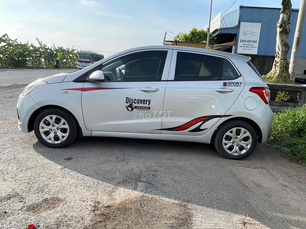 Hyundai Grand i10 2015 1.0 Base - 1234 km. Mua bán Ô tô tại Huyện Nam Trực Nam Định được đăng bởi Nguyễn Văn Hoàn hình 1
