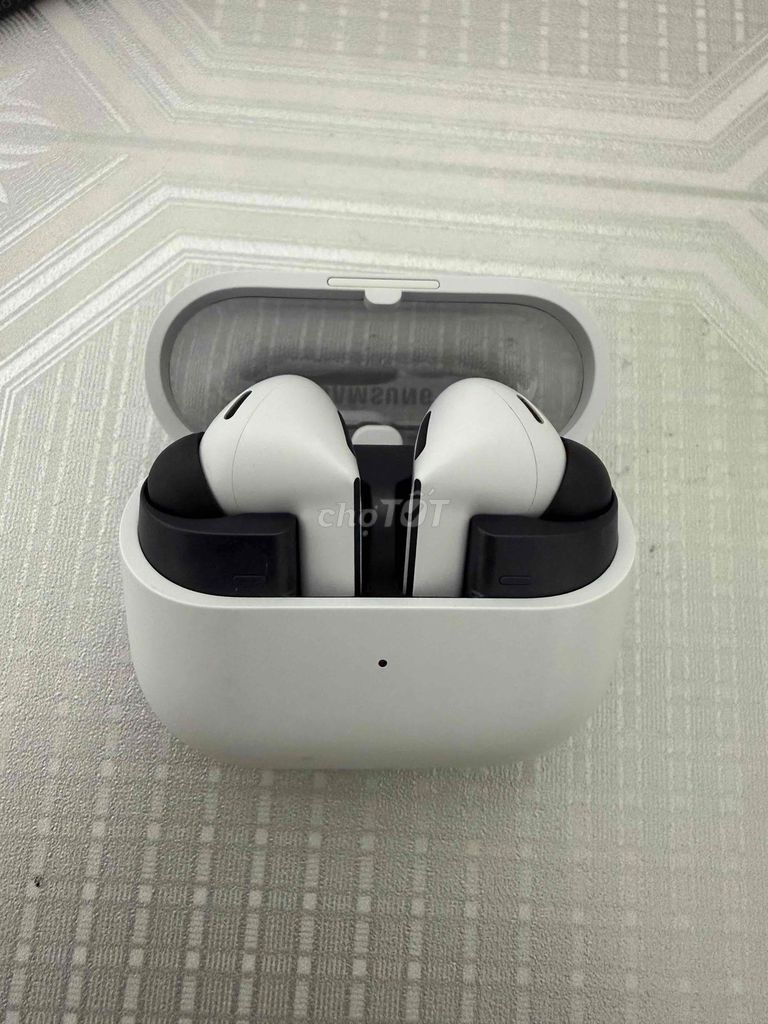 Tai nghe Samsung Galaxy Buds3 FE Xám Chính Hãng. Mua bán Tivi, Âm thanh tại Quận Bình Tân Tp Hồ Chí Minh được đăng bởi Thu Tuyền hình 1