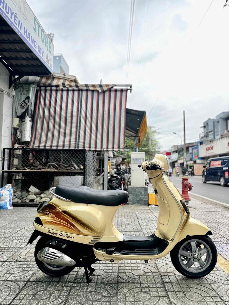 Piaggio Vespa 125 2009 Vàng kem. Mua bán Xe máy tại Quận 8 Tp Hồ Chí Minh được đăng bởi Võ Thanh Nhựt hình 6