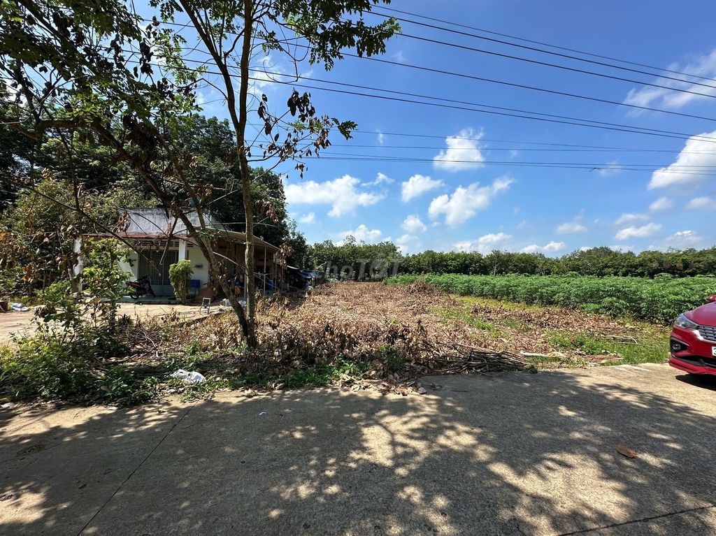 Bán đất thổ cư 6x57, đất bằng phẳng, sẵn điện, nước máy