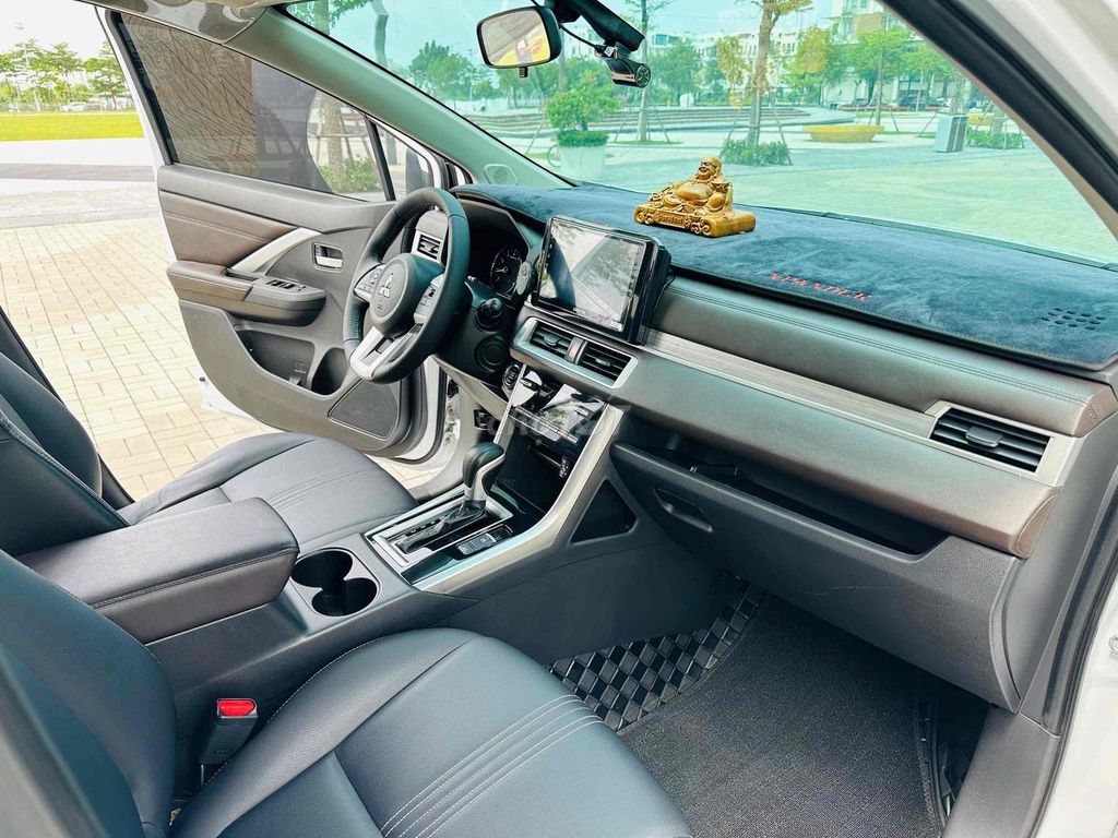 Mitsubishi Xpander 2024 Trắng 5 vạn km