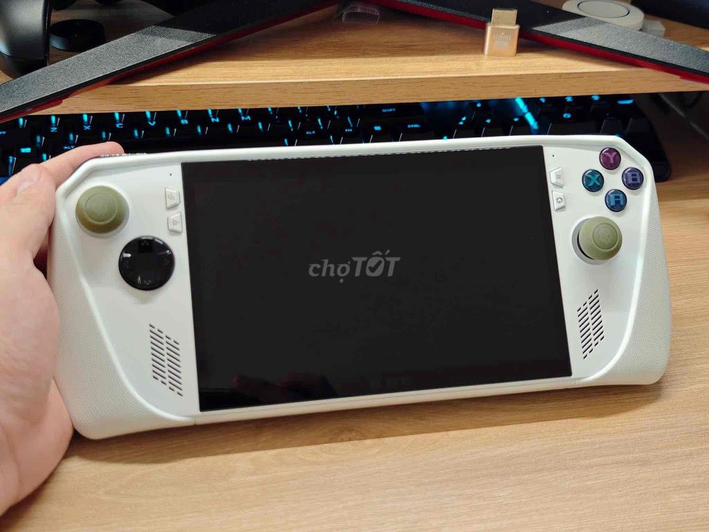 Máy chơi game Asus Rog Ally Z1 16GB/512GB. Mua bán Thiết bị chơi game tại Quận Bình Tân Tp Hồ Chí Minh được đăng bởi Duy hình 1