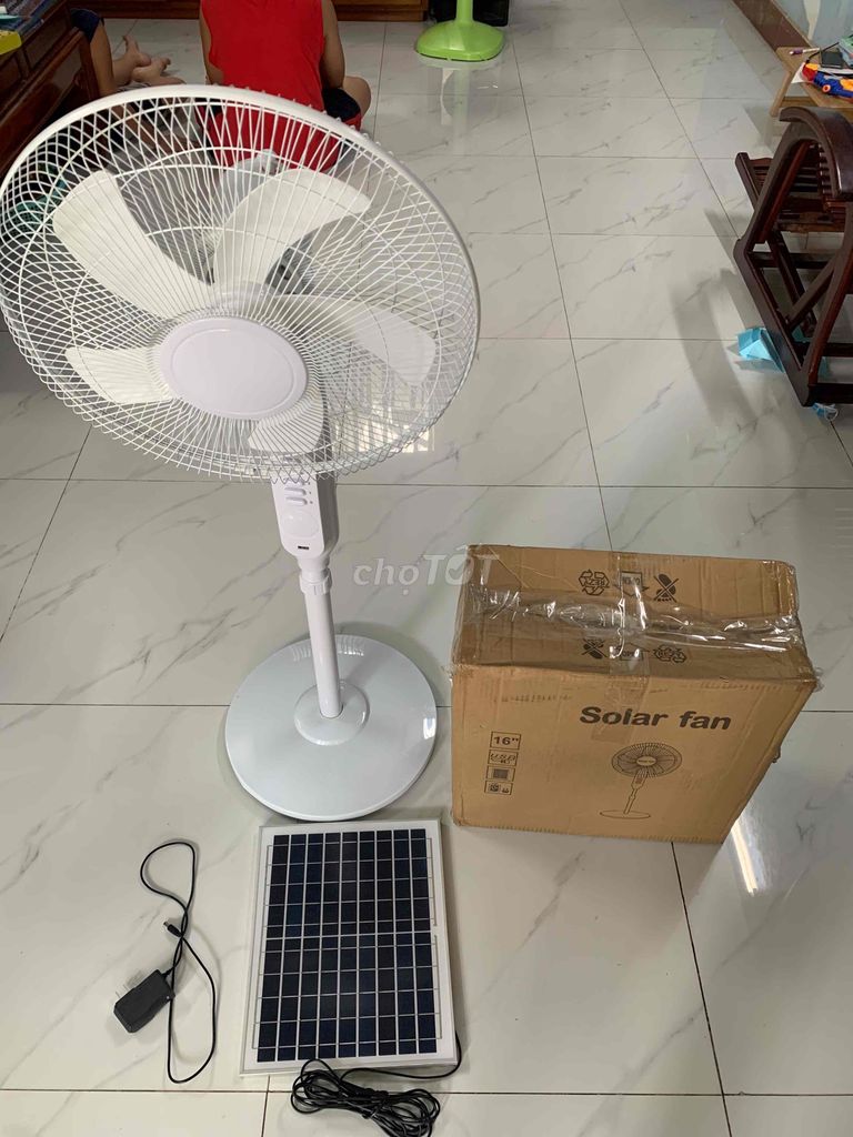 QUẠT TÍCH ĐIỆN NĂNG LƯỢNG MẶT TRỜ VÀ ĐIỆN 220V. Mua bán Quạt tại Quận Bình Thuỷ Cần Thơ được đăng bởi Led MinhMinh hình 1