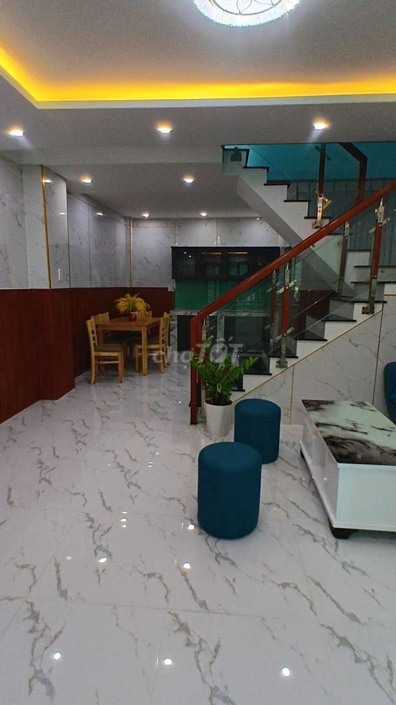Diện Tích Khủng, 4,5m x 11, 1 Lầu, 2PN, 2WC, Chỉ Hơn 2 Tỏi