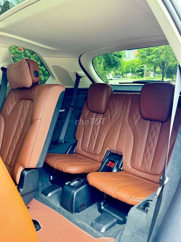 BMW X5 xDrive40i lướt 4.000Km 7 ghế cho gia đình. Mua bán Ô tô tại Quận 1 Tp Hồ Chí Minh được đăng bởi Lưu Thế Hoàng hình 11