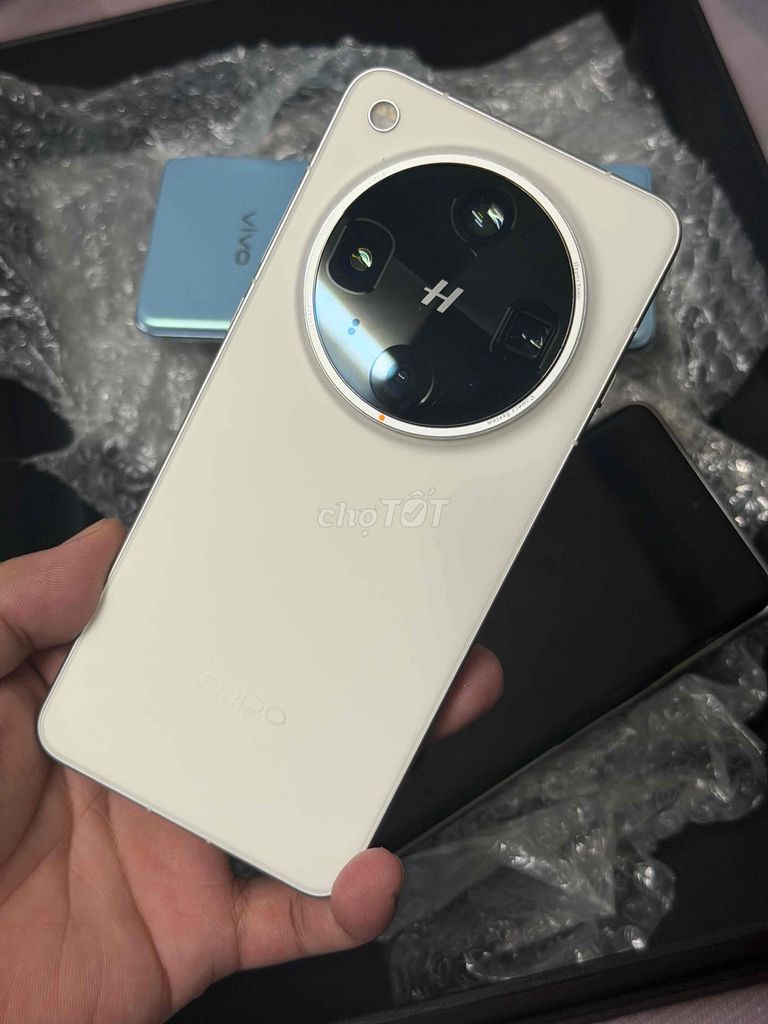 Oppo Find X8 Ultra Trắng Zin keng. Mua bán Điện thoại tại Quận Nam Từ Liêm Hà Nội được đăng bởi TẠP HÓA ĐIỆN THỌAI TÀU hình 1