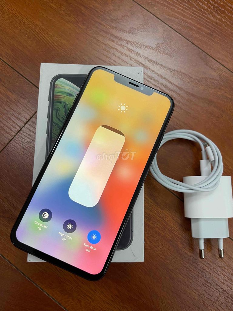 iPhone XS Max 64Gb Quốc tế còn bh 5Th