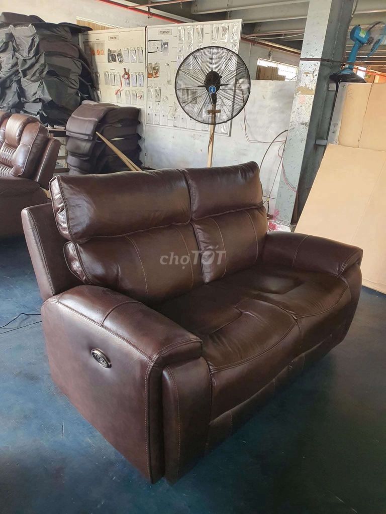 Ghế sofa da bò chỉnh điện. Mua bán Bàn ghế tại Thành phố Thuận An Bình Dương được đăng bởi Nguyễn Huỳnh Tuệ Băng hình 1