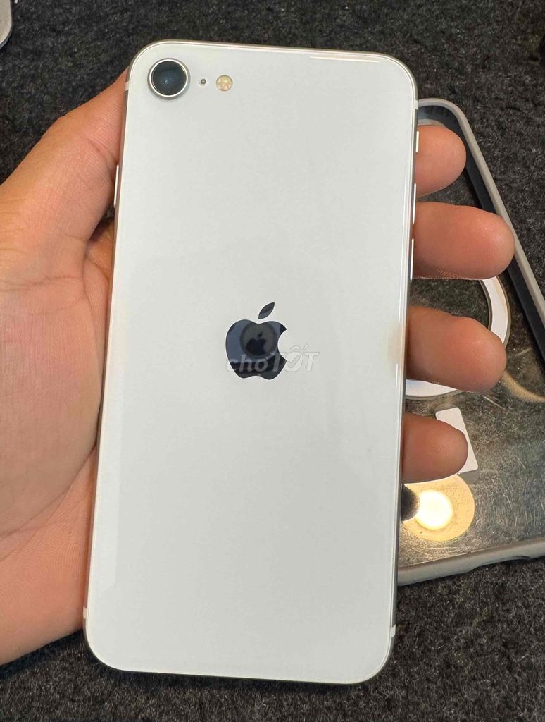 iPhone SE2 2020 Trắng. Mua bán Điện thoại tại Huyện Thống Nhất Đồng Nai được đăng bởi Trần Quang hình 1