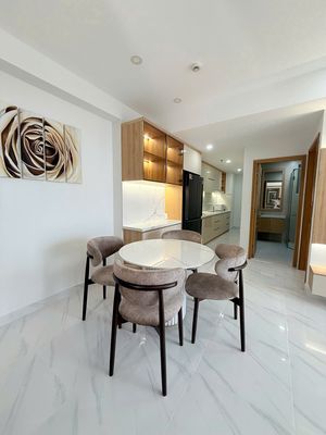 Cho thuê căn hộ đẹp tại chung cư Hưng Phúc full nội thất, nhà đẹp.