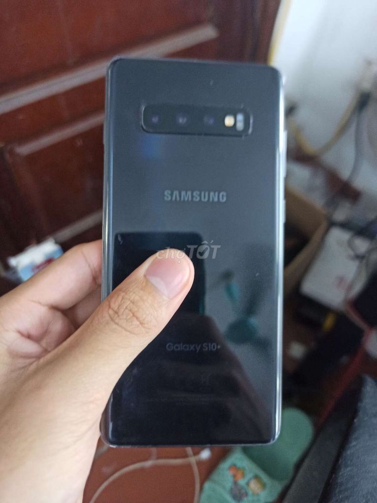 samsung s10pl bản VN sọc nhẹ mép. Mua bán Điện thoại tại Quận Đống Đa Hà Nội được đăng bởi Phạm Ngọc Thái hình 1