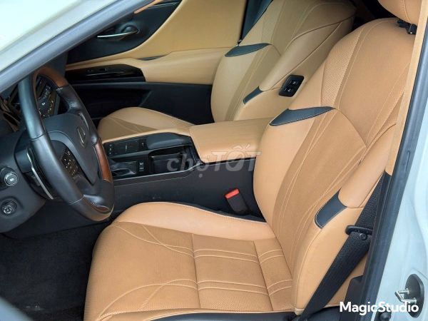 Lexus ES 300h 2022
