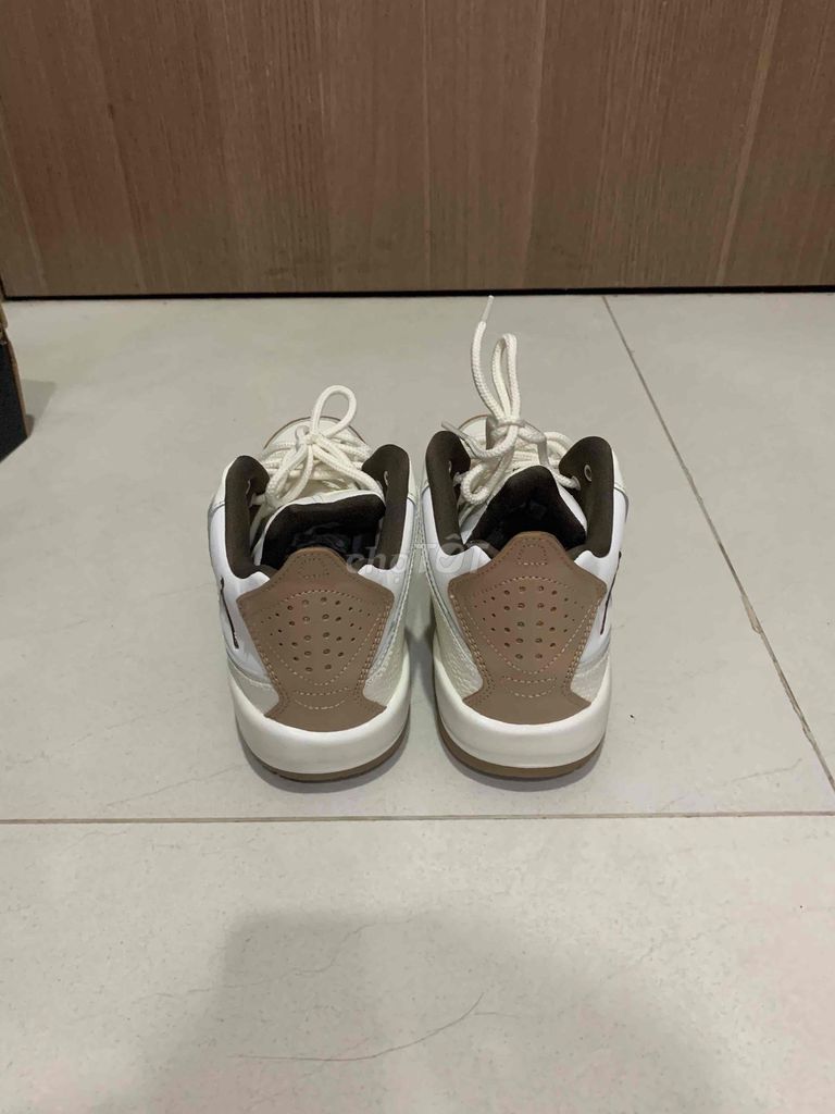 Giày thể thao Nike Jordan Courtside 23. Mua bán Giày dép tại Quận Hai Bà Trưng Hà Nội được đăng bởi Phương Lê hình 3