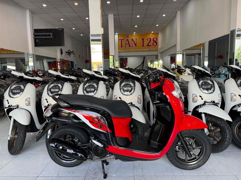 SCOOPY 2020. Xe Zin - Máy Zin Cực Êm. Giấy RG. Mua bán Xe máy tại Thành phố Rạch Giá Kiên Giang được đăng bởi XE MÁY CŨ TÂN 128 hình 1