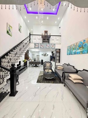 Nhà 2 tầng 2 mê full nội thất đường 7.5m Hoà Xuân. Mua bán nhà ở tại Quận Cẩm Lệ Đà Nẵng được đăng bởi Nguyễn Kim Ánh