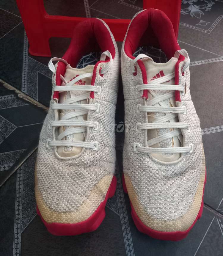 Dư pass rẻ giày TT Adidas sz 42~43 còn tốt