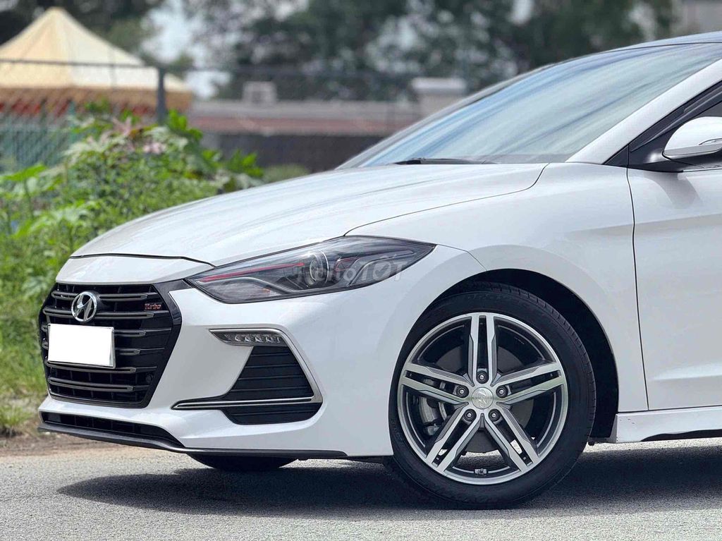 Hyundai Elantra 2018 Sport 1.6 AT - 53000 km. Mua bán Ô tô tại Thành phố Biên Hòa Đồng Nai được đăng bởi lê văn thắng hình 4