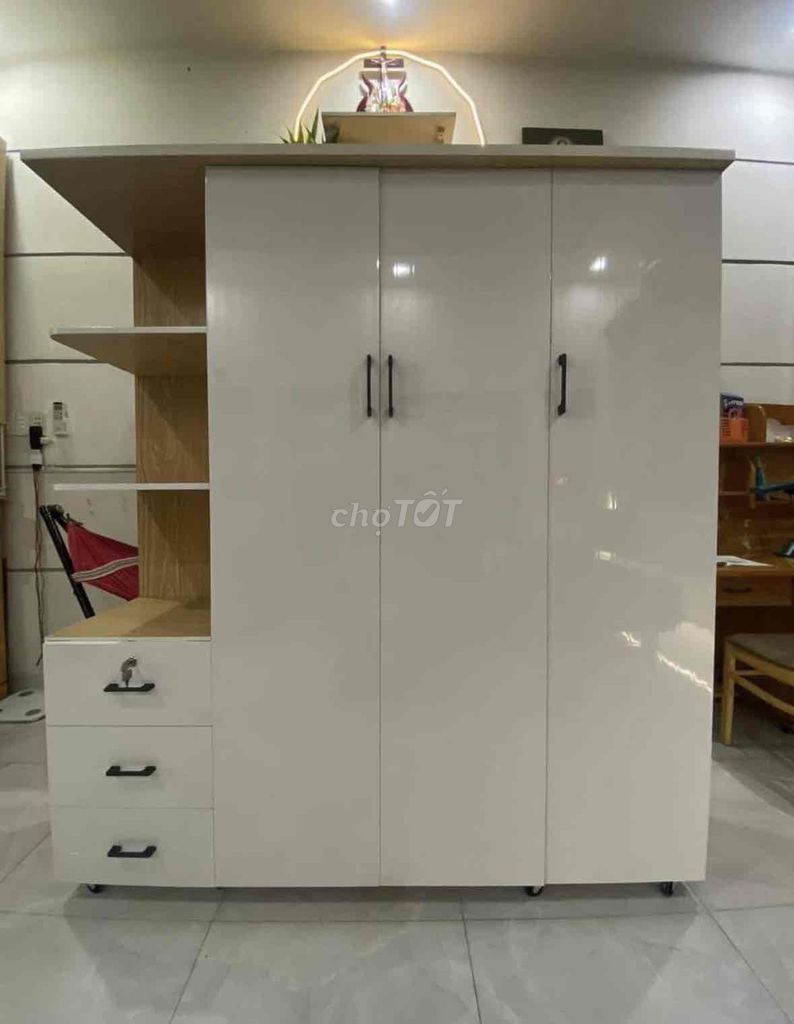 Tủ quần áo Nhựa Đài Loan Trắng 1m65x1m8x43cm. Mua bán Tủ, kệ gia đình tại Quận 7 Tp Hồ Chí Minh được đăng bởi Hong Le hình 1