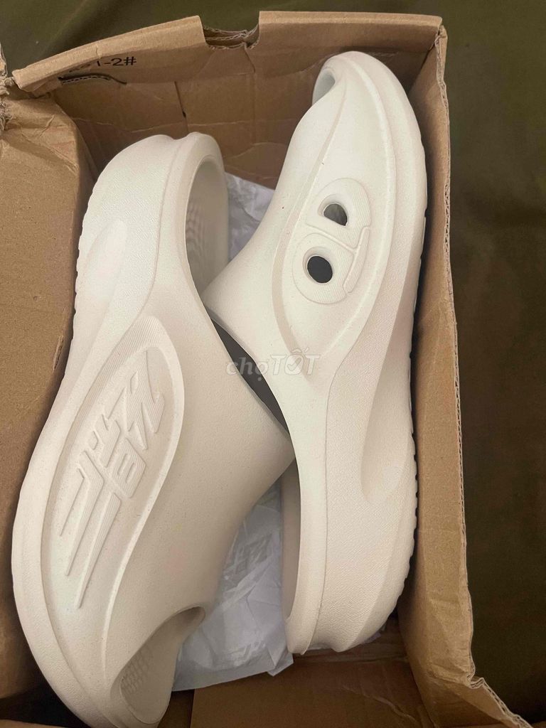 Dép Qiaodan pb3.0 Trắng Size 39. Mua bán Giày dép tại Huyện Cư Kuin Đắk Lắk được đăng bởi Nhật Quang hình 1