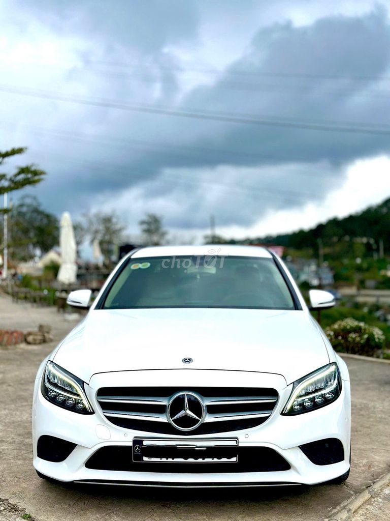 Mercedes Benz C200 2019 - 61000 km. Mua bán Ô tô tại Thành phố Đà Lạt Lâm Đồng được đăng bởi Sỹ Thiên Kim Nguyễn hình 1