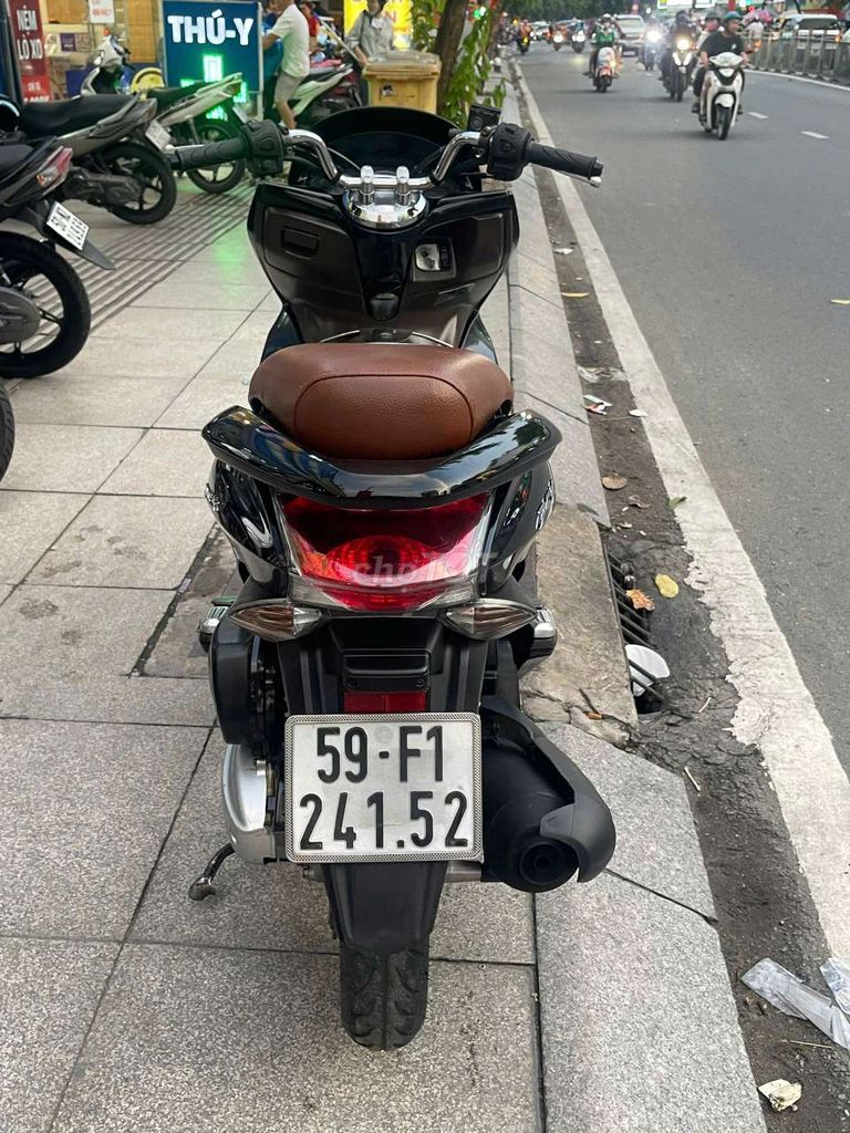 Honda PCX 125 2012 mới 90% Bstp chính chủ. Mua bán Xe máy tại Quận Tân Phú Tp Hồ Chí Minh được đăng bởi Tuanduy hình 6