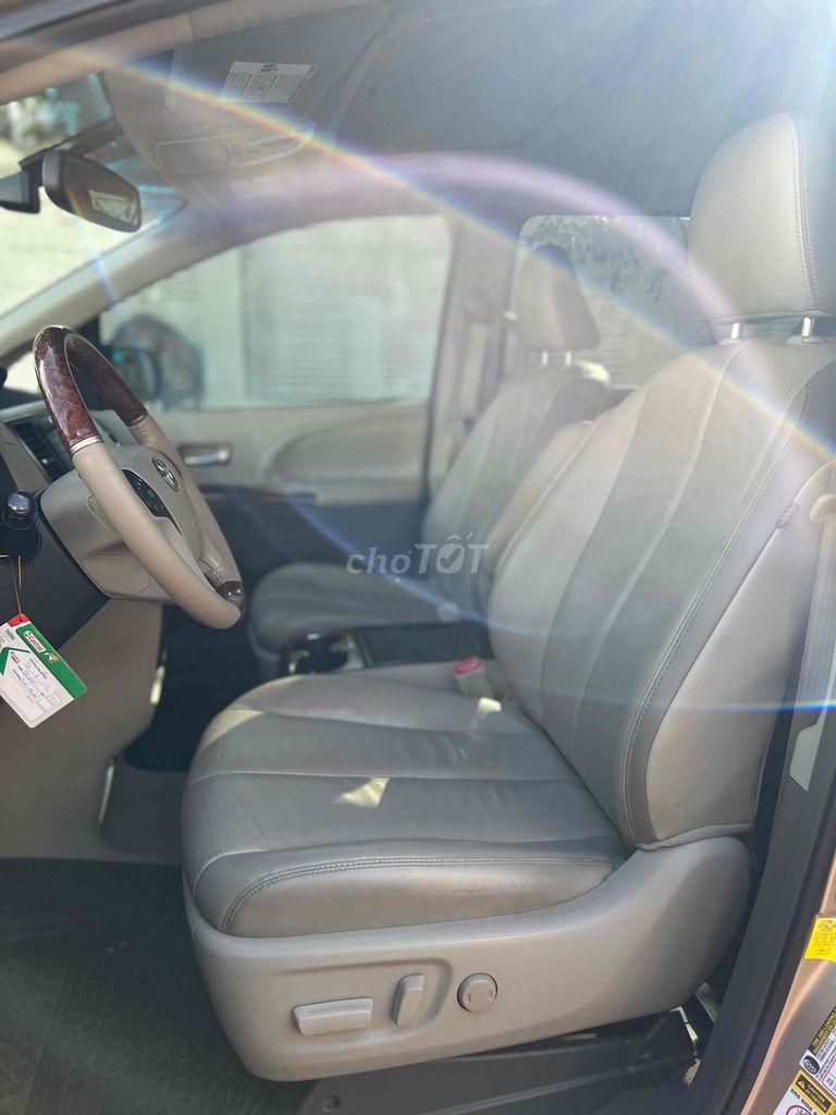 Toyota Sienna 2012 - 86000 km. Mua bán Ô tô tại Quận Ninh Kiều Cần Thơ được đăng bởi Triển Oto Xuân Khánh hình 12