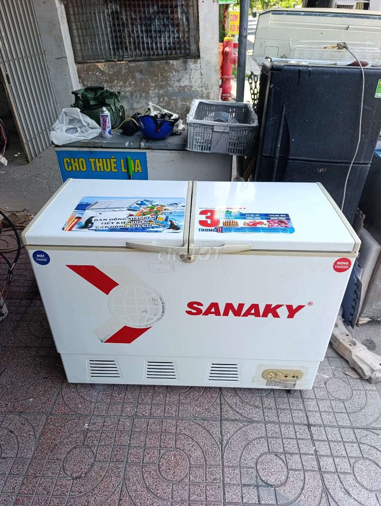 Tủ đông SANAKY 270 lít 2 ngăn Đông - Mát Trắng. Mua bán Tủ lạnh tại Thành phố Biên Hòa Đồng Nai được đăng bởi ĐIỆN LẠNH HOÀNG VIỆT  hình 1