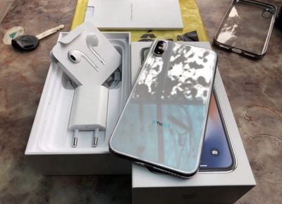 Iphone x 64 trắng mới sài 7 tháng còn mới 99%