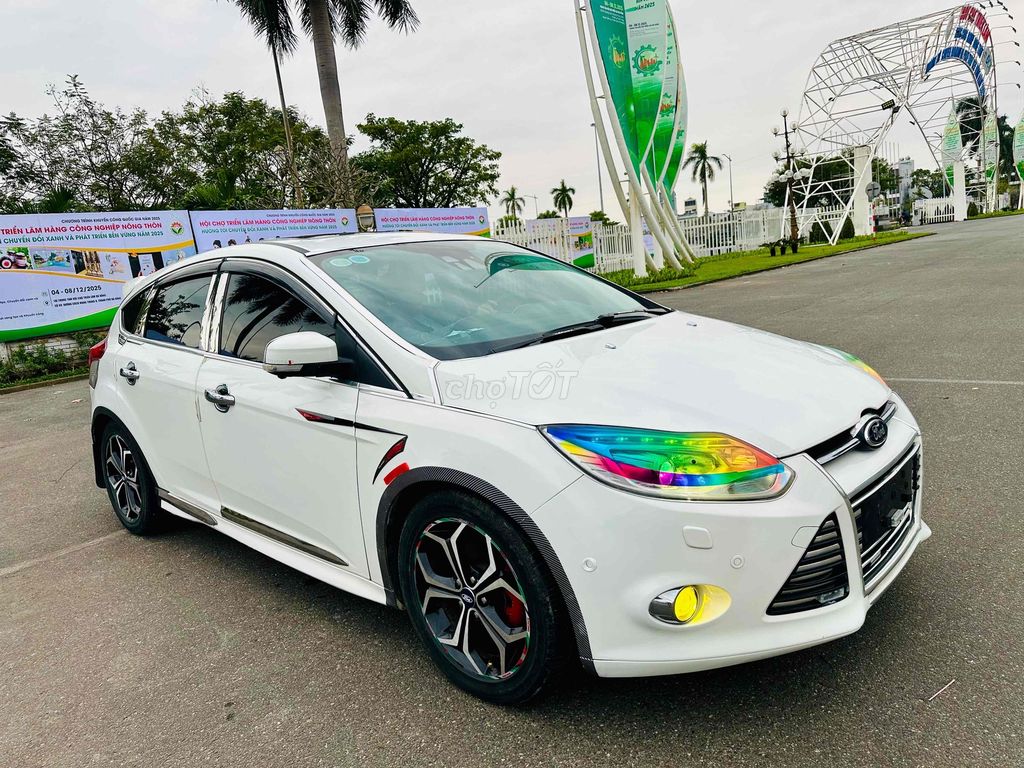 Ford Focus S Hatchback 2014 Trắng 126903 km. Mua bán Ô tô tại Quận Cẩm Lệ Đà Nẵng được đăng bởi Chị Hà hình 3