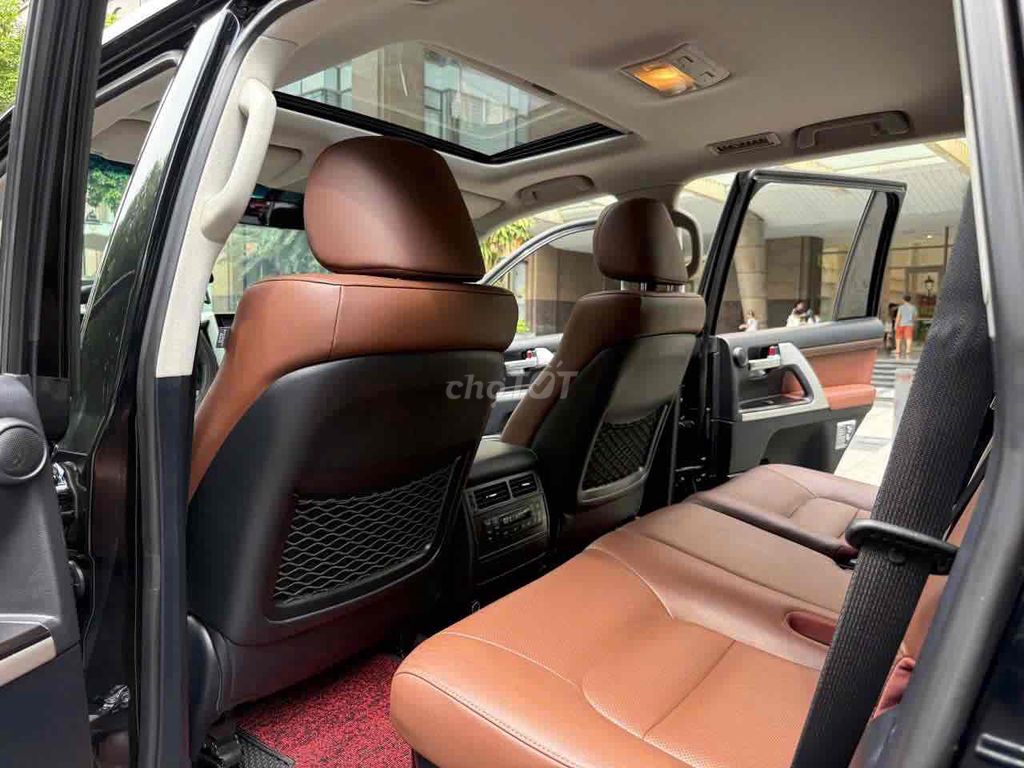 Toyota LandCruiser VX 4.6 V8 sx 2020 màu đen. Mua bán Ô tô tại Quận Cầu Giấy Hà Nội được đăng bởi Cao Quý hình 17