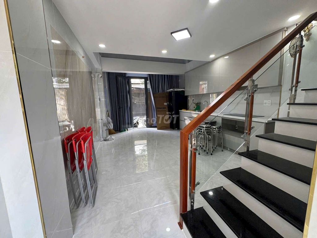 Аренда · 3 комн. · 32 м² · Quận Gò Vấp, ул. Đường Dương Quảng Hàm