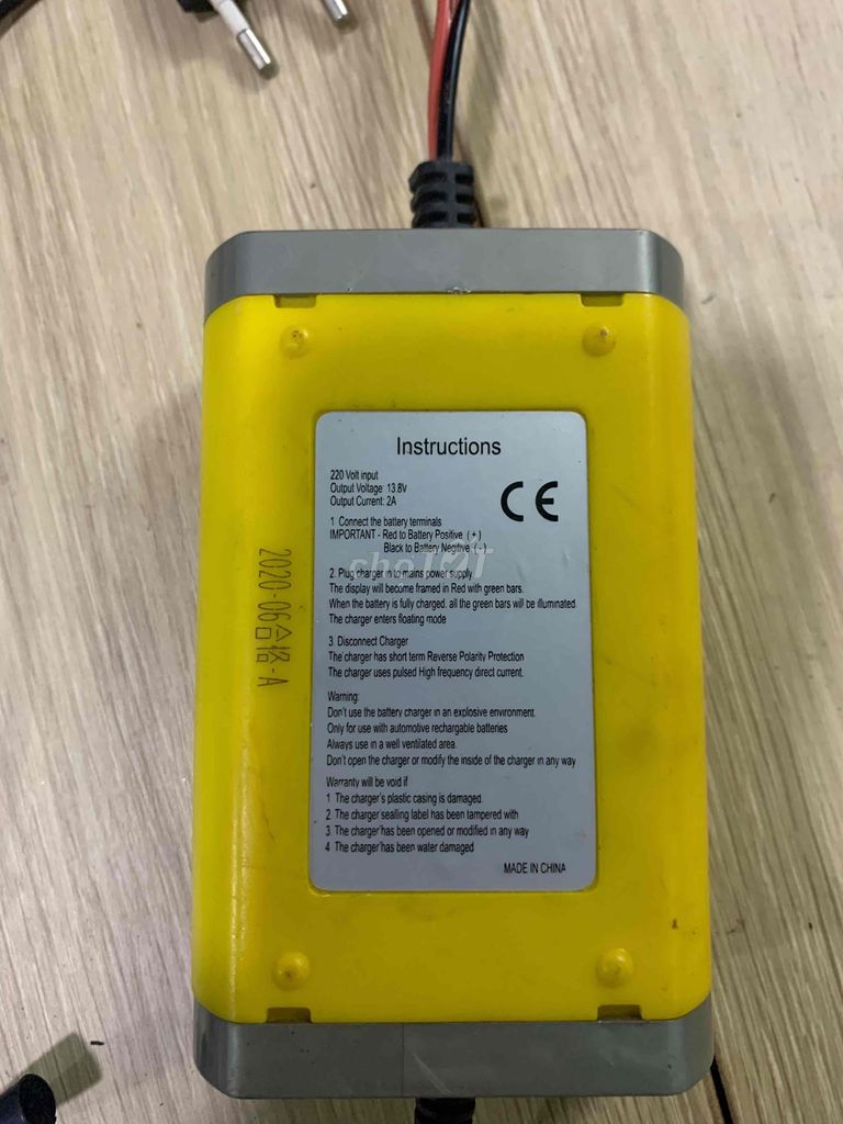 Sạc ắc quy ô tô màu vàng. Mua bán Phụ tùng xe tại Thành phố Bà Rịa Bà Rịa - Vũng Tàu được đăng bởi Tam hình 1