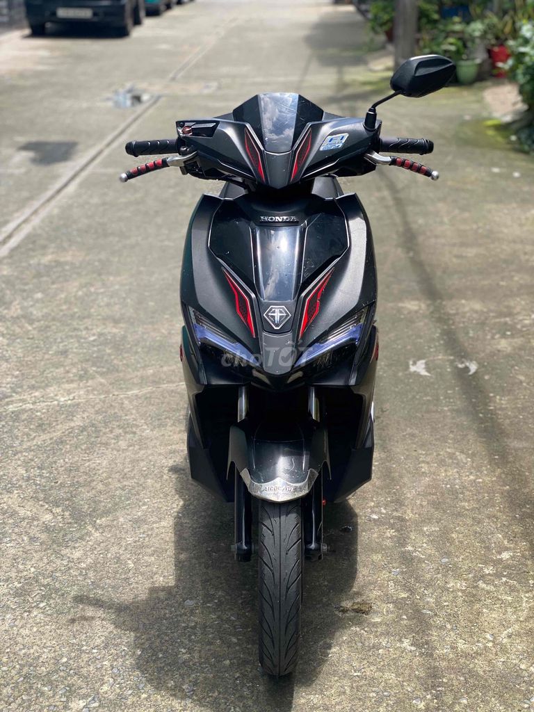Honda Air Blade черный 2018 с техосмотром 64, один владелец, переоформление