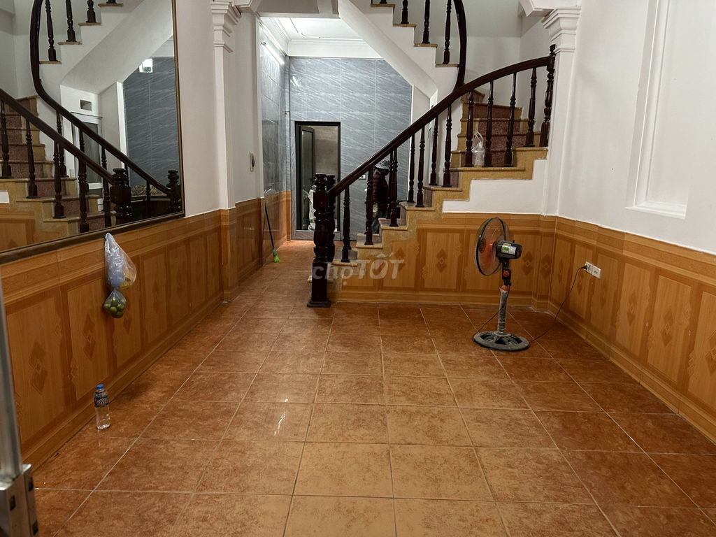 Сдаётся закрытая комната в переулке 902 Ким Зянг