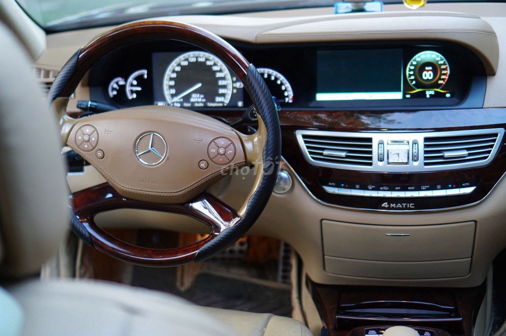 S550 sx 2010 dky 2012 đi 88 ngàn full lịch sử hãng. Mua bán Ô tô tại Thành phố Thủ Đức Tp Hồ Chí Minh được đăng bởi Việt Hùng hình 6