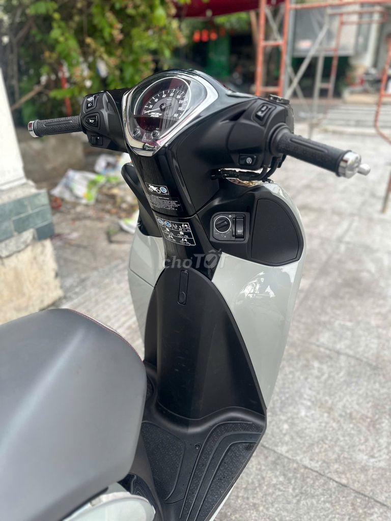 Honda SH Mode 125 ABS 2023 Xám 9000km. Mua bán Xe máy tại Huyện Bình Chánh Tp Hồ Chí Minh được đăng bởi VÕ MINH HẬU hình 5