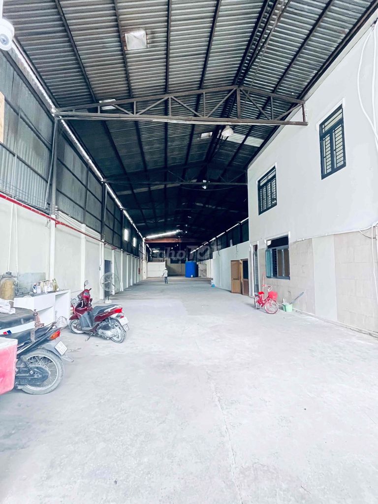 CHO THUÊ MẶT BẰNG/XƯỞNG 990m2 TẠI TAM BÌNH - THỦ ĐỨC