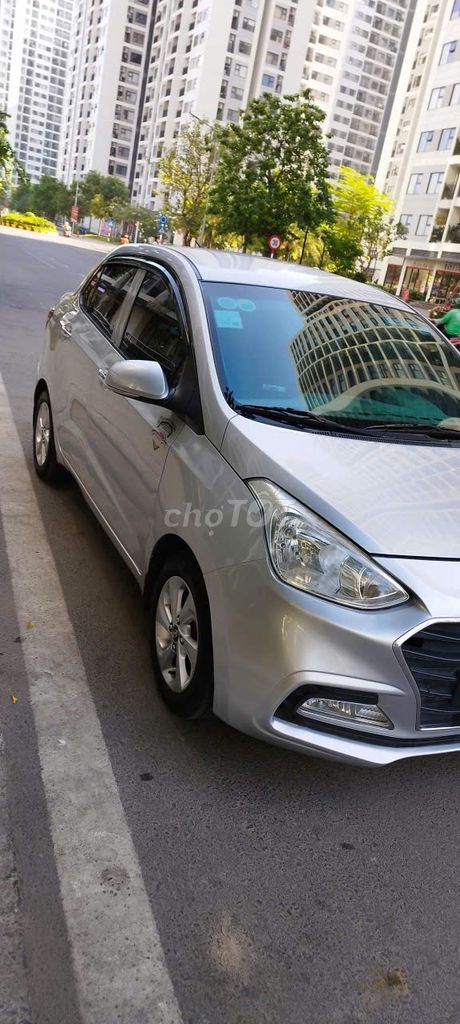 Hyundai i10 Sedan 2018 Серебристый