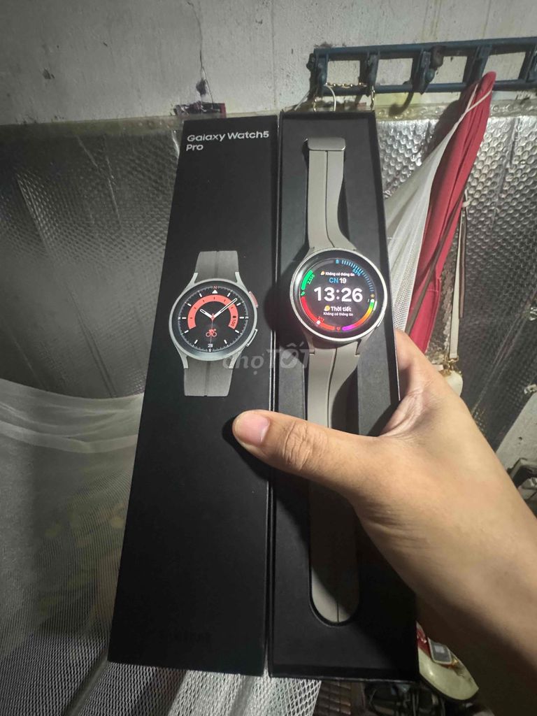 Samsung Galaxy Watch 5 Pro Xám. Mua bán Thiết bị đeo thông minh tại Quận Hoàn Kiếm Hà Nội được đăng bởi phan văn  hoà hình 1