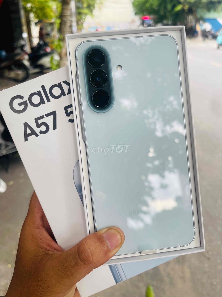 Samsung A57 8GB/128GB new lướt 100%. Mua bán Điện thoại tại Quận Liên Chiểu Đà Nẵng được đăng bởi cẩm giang  hình 1