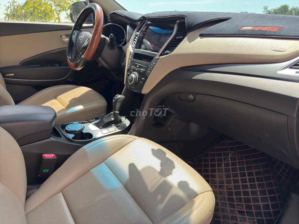 Hyundai Santa Fe 2018 2.4 AT 2WD - 80000 km xe Đep. Mua bán Ô tô tại Thành phố Vũng Tàu Bà Rịa - Vũng Tàu được đăng bởi Hùng LUXURY 6789 UY Tín Tạo Nên Thương Hiệu hình 12