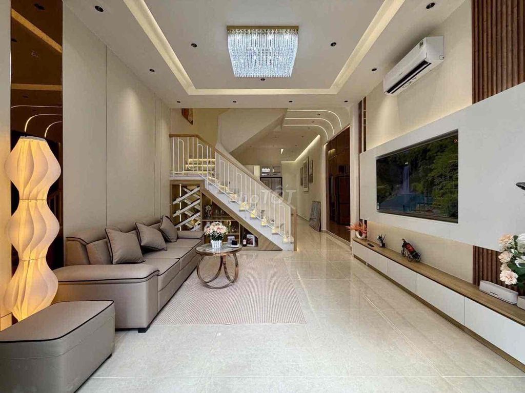🏡 ПРОДАЕТСЯ ДОМ С 2 ФАСАДАМИ АВТОМОБИЛЬНОЙ АЛЛЕИ — VIP-ЗОНА, СТР. 10, ТАН БИНЬ 📍 Местонахождение: Дао