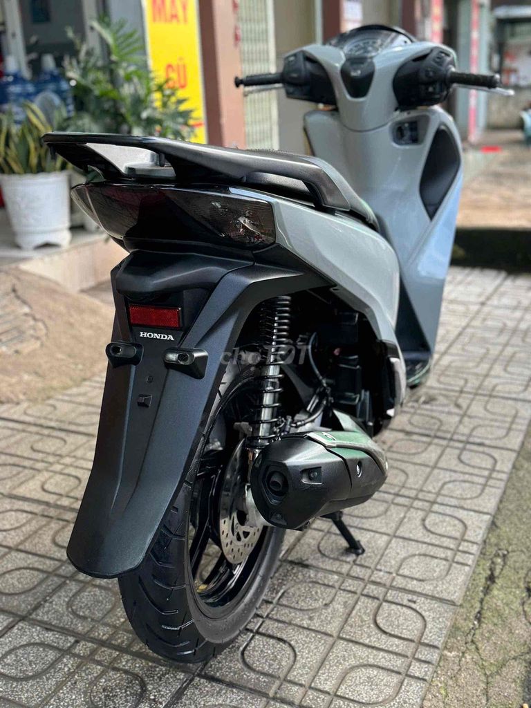 SH 2018 rất đep. Mua bán Xe máy tại Thành phố Buôn Ma Thuột Đắk Lắk được đăng bởi Ngô quốc Việt  hình 6