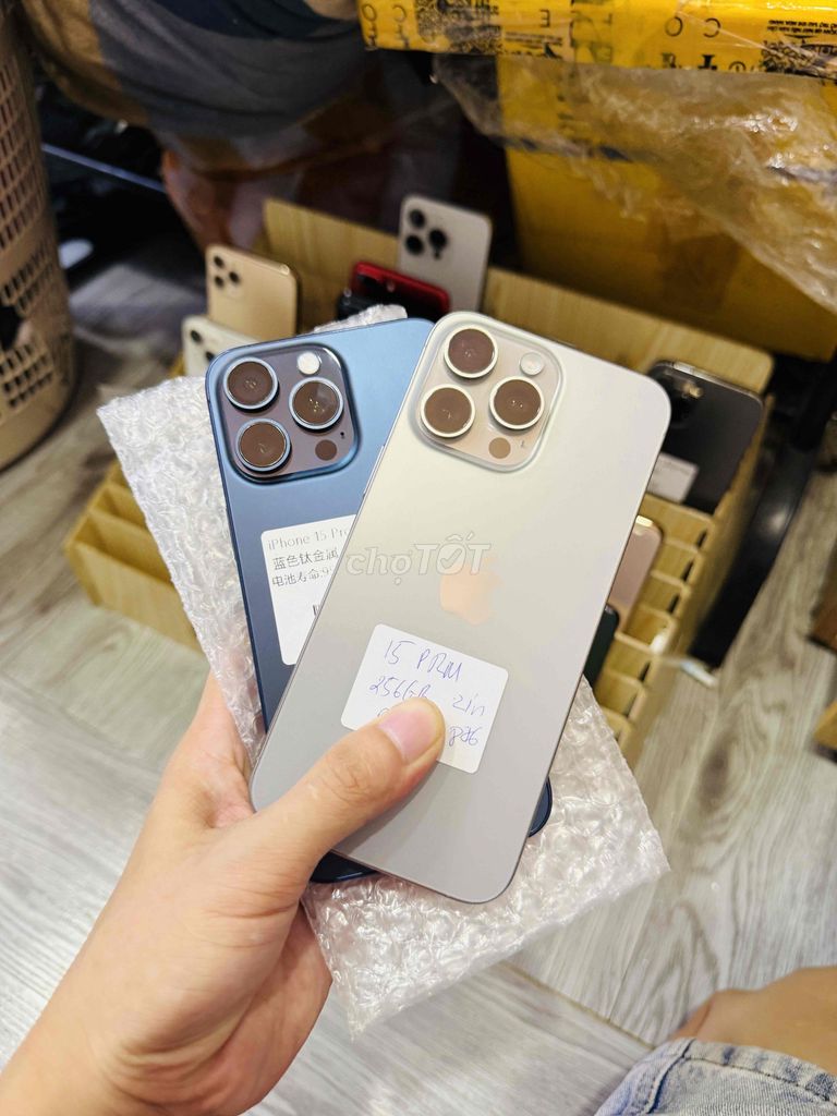 Apple iPhone 15 Pro Max 99,99% nhiều màu. Mua bán Điện thoại tại Quận Hải Châu Đà Nẵng được đăng bởi Hoàng Táo 273 Nguyễn Hoàng hình 1