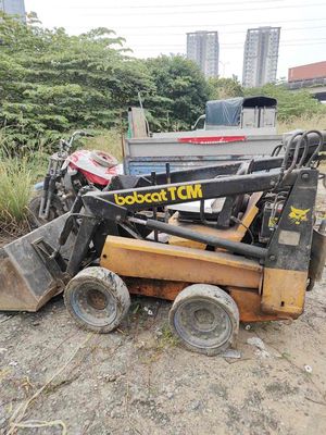 Máy xúc lật Bobcat TCM Vàng Đen Đã qua sử dụng. Mua bán Phương tiện khác tại Quận 7 Tp Hồ Chí Minh được đăng bởi NguyenLong