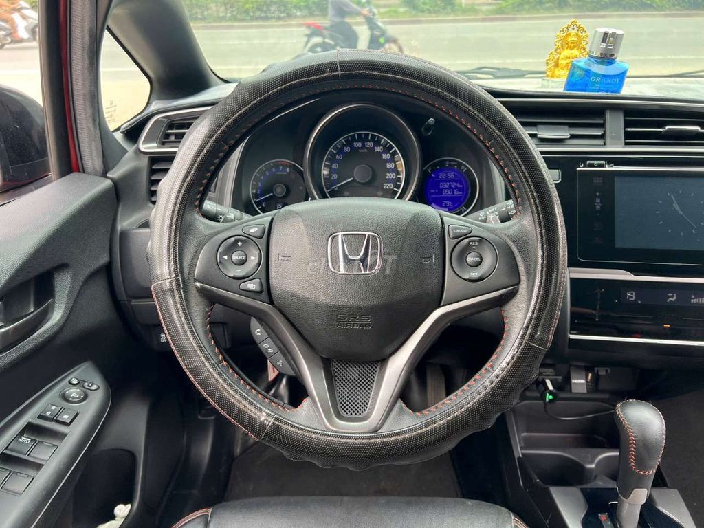 Honda Jazz 2019 1.5 RS - 32000 km. Mua bán Ô tô tại Thành phố Thủ Đức Tp Hồ Chí Minh được đăng bởi BÌNH VÌNH PHÚ CHUYÊN XE LƯỚT BAO TEST HÃNG  hình 10