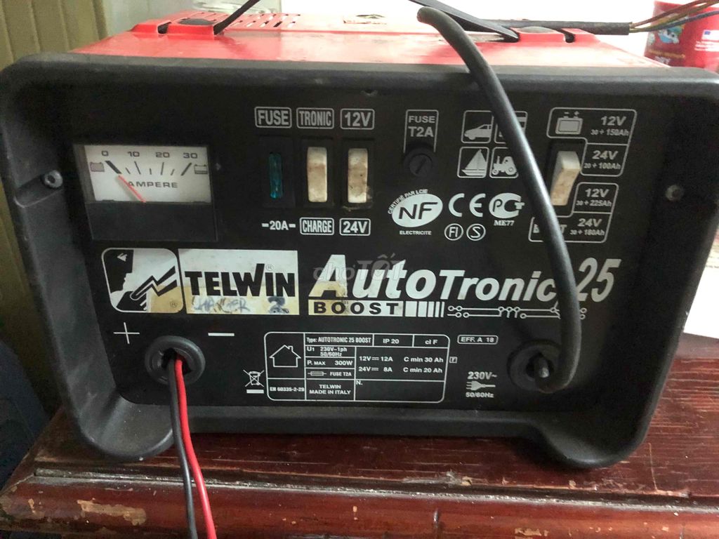 sạc bình 12v và 24v. điện 230v. made in Italy