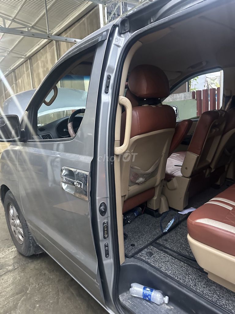 Hyundai Starex 2015 2.5D MT - 300000 km. Mua bán Ô tô tại Huyện Hòa Vang Đà Nẵng được đăng bởi Quốc Huy hình 8