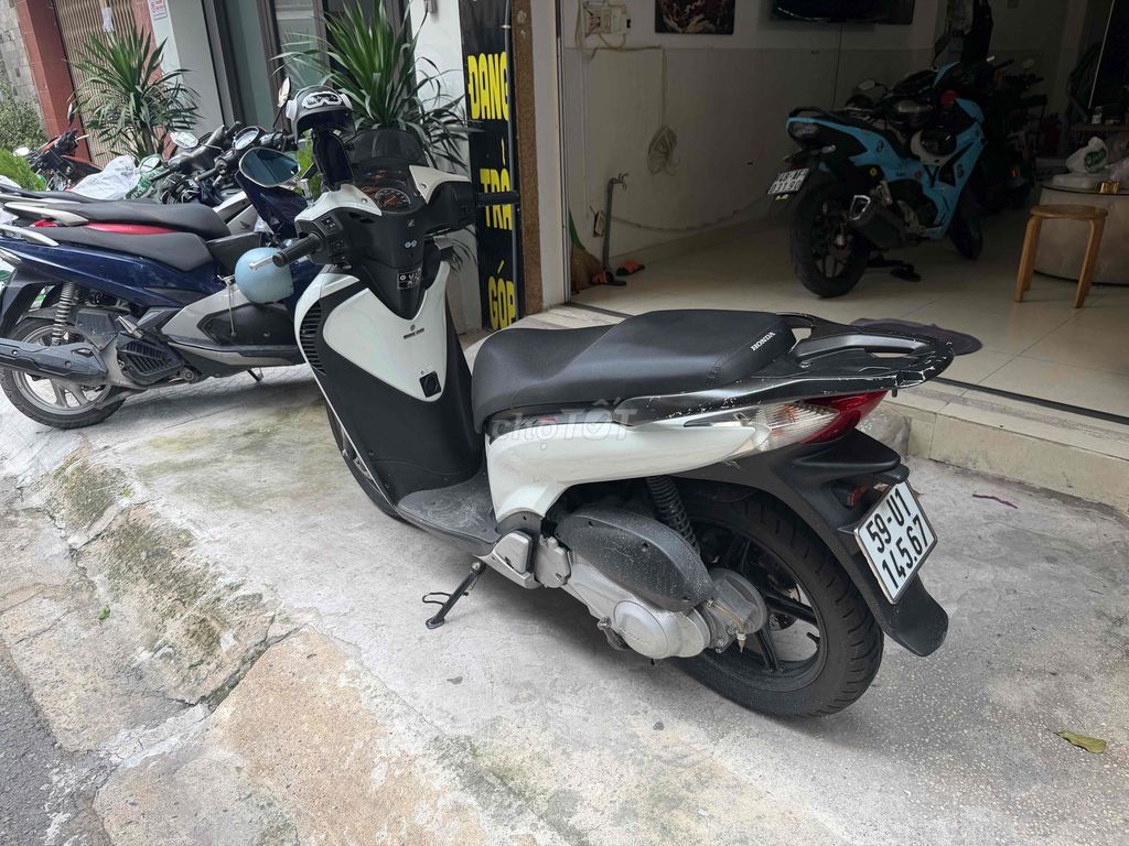Скутер Хонда SH 150i, Италия